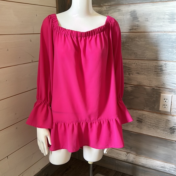 Womens dress top, blouse in excellent condition! Barbiecore is in! - Picture 2 of 6
